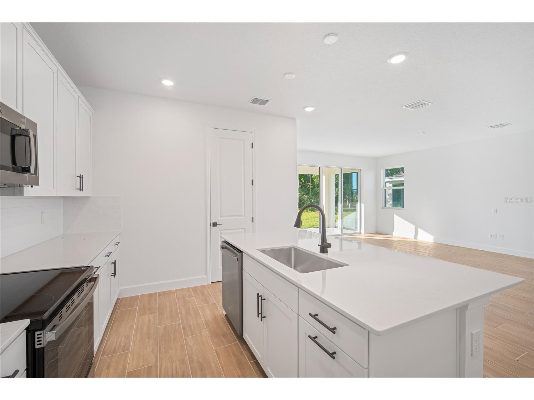 9253 Players Drive Weeki Wachee FL 34613 S5127201 image14