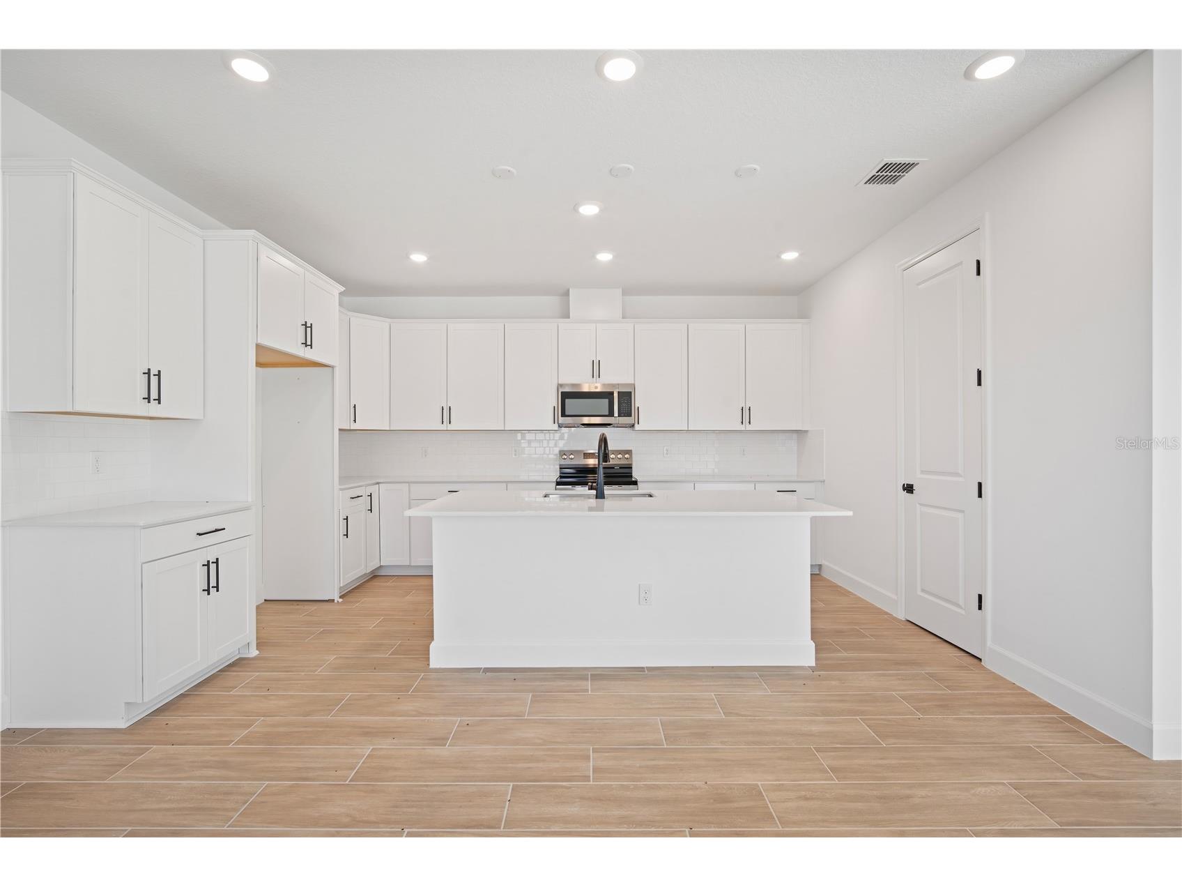 9253 Players Drive Weeki Wachee FL 34613 S5127201 image15