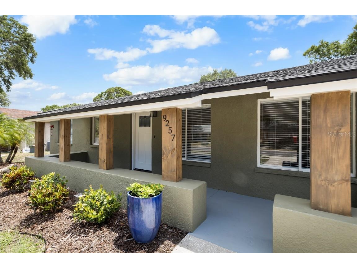 9257 94th Street Seminole FL 33777 U8201880 image1