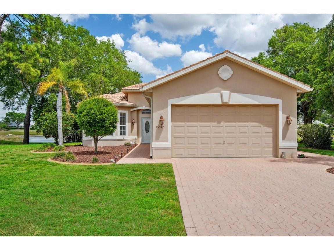 9257 Bonnie Cove Drive Weeki Wachee FL 34613 T3439331 image1