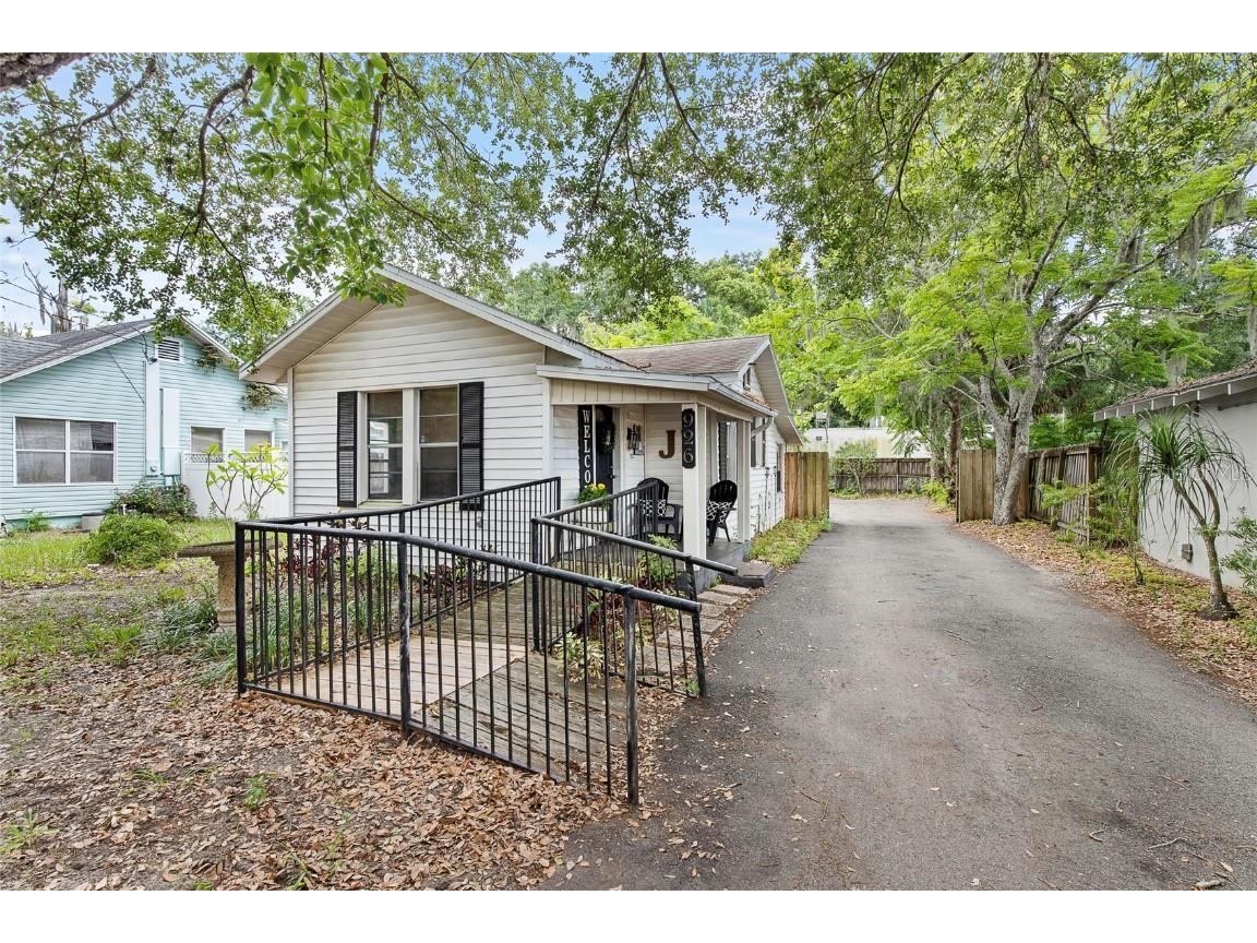 926 E 5th Avenue Mount Dora FL 32757 G5083450 image1