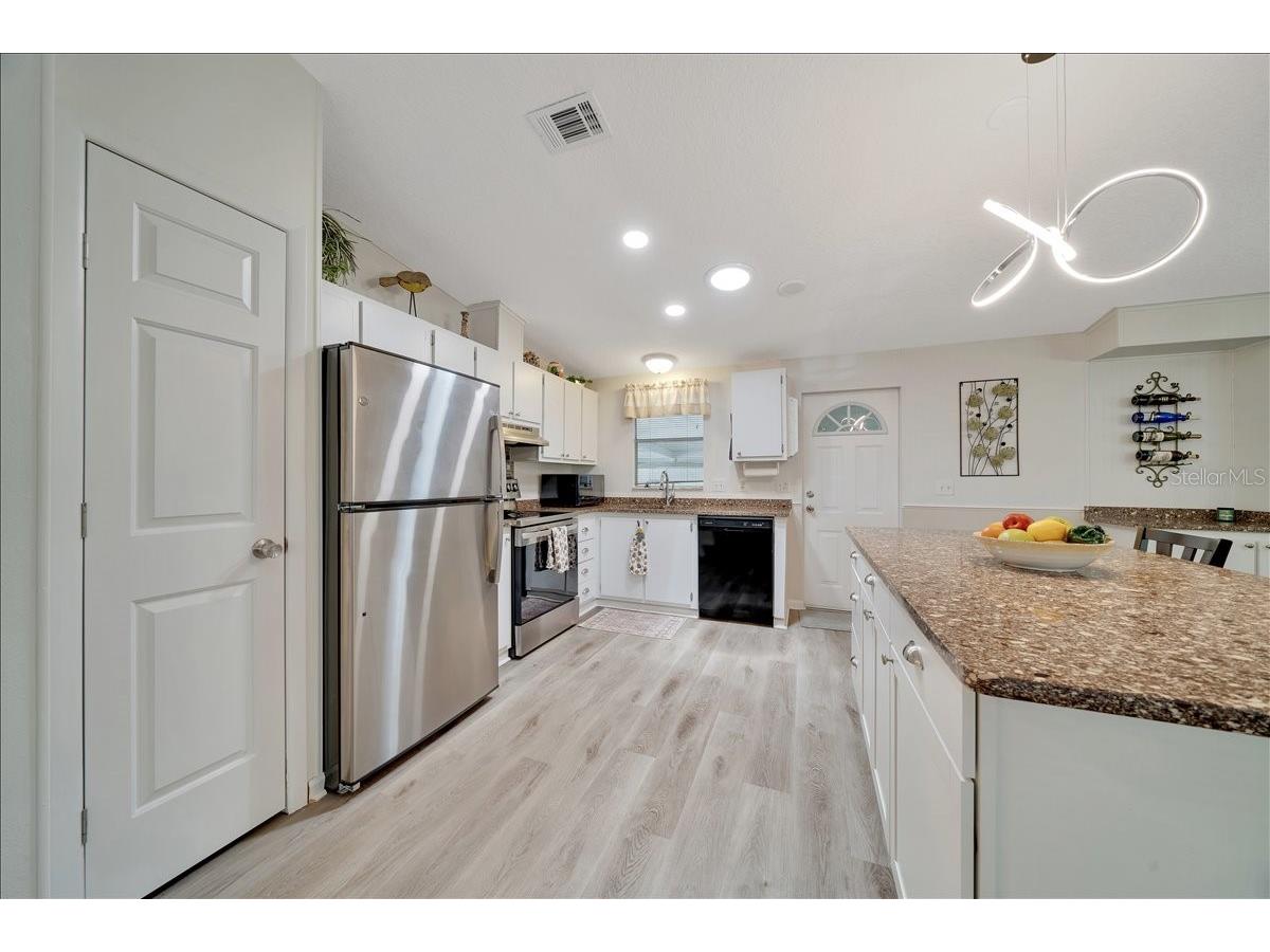 926 Saint Andrews Boulevard Lady Lake FL 32159 G5112942 image5