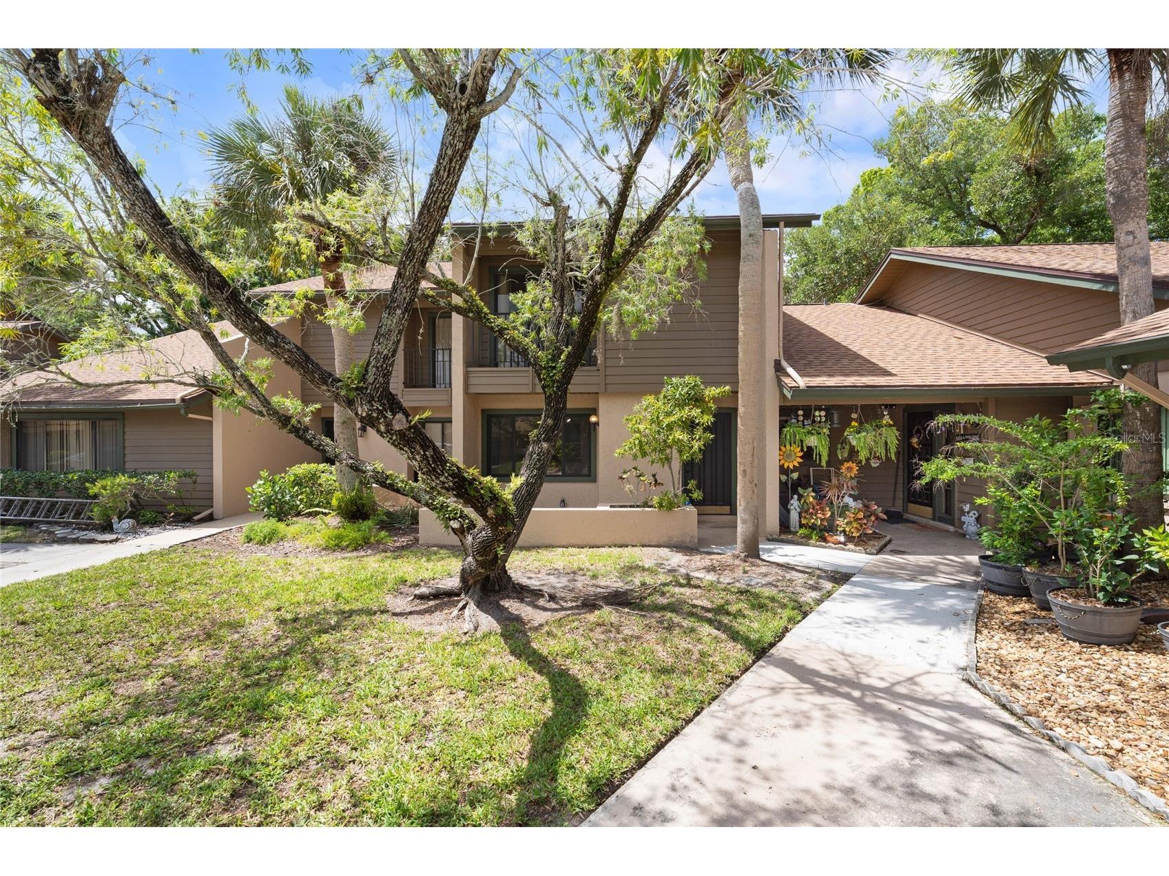 926 Sunridge Drive #F1 Sarasota FL 34234 A4694389 image1