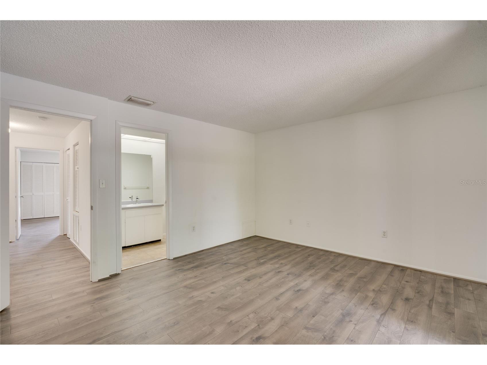926 Sunridge Drive #F1 Sarasota FL 34234 A4694389 image23