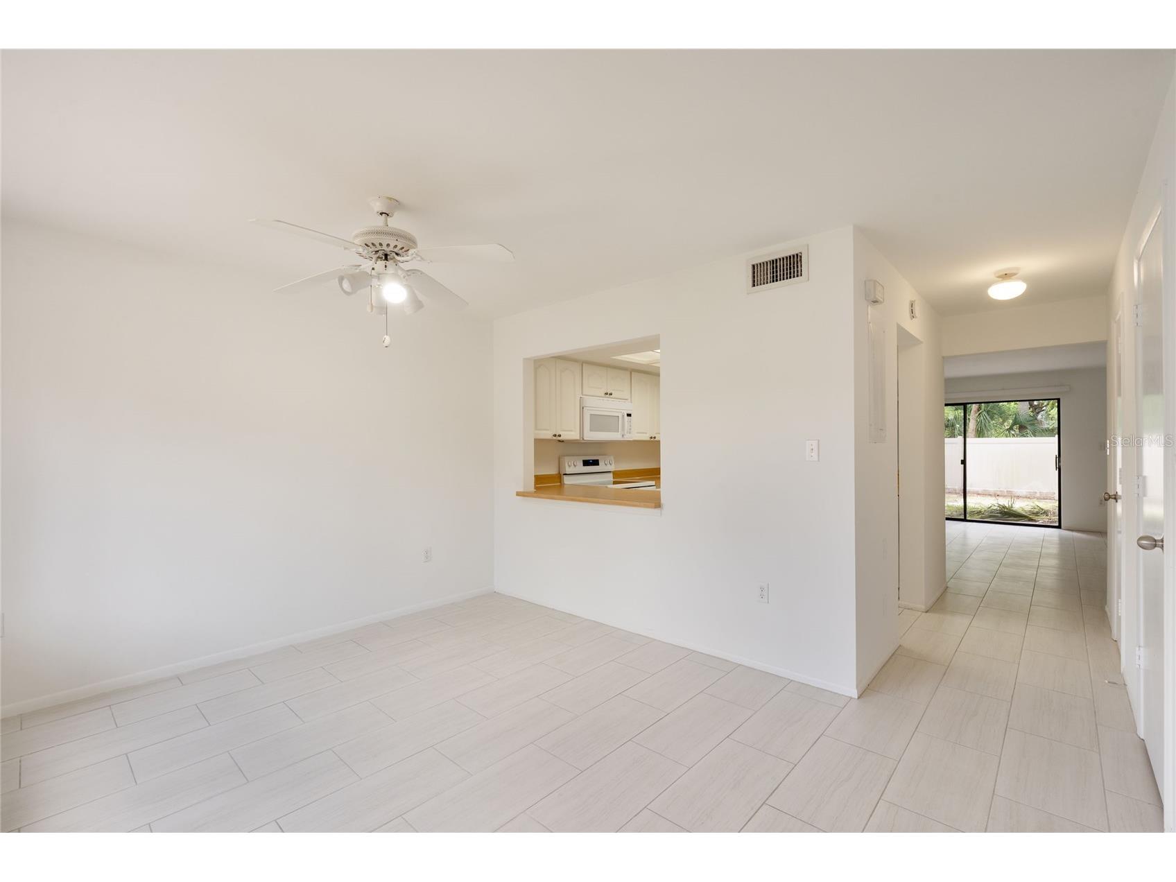 926 Sunridge Drive #F1 Sarasota FL 34234 A4694389 image5