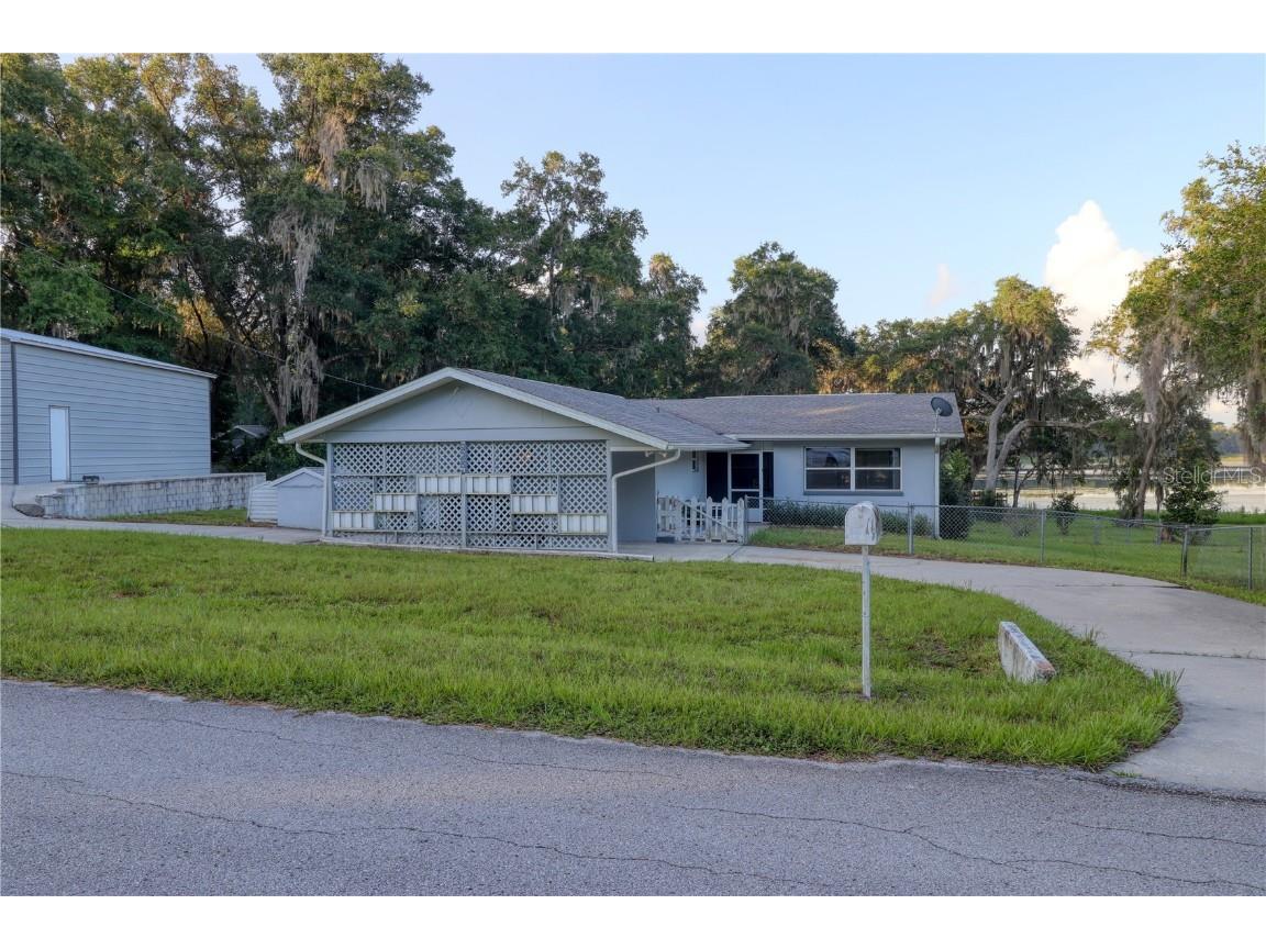 926 SW Shorewood Drive Dunnellon FL 34431 - LAKE TIGER/ LAKE BONABLE G5069933 image1