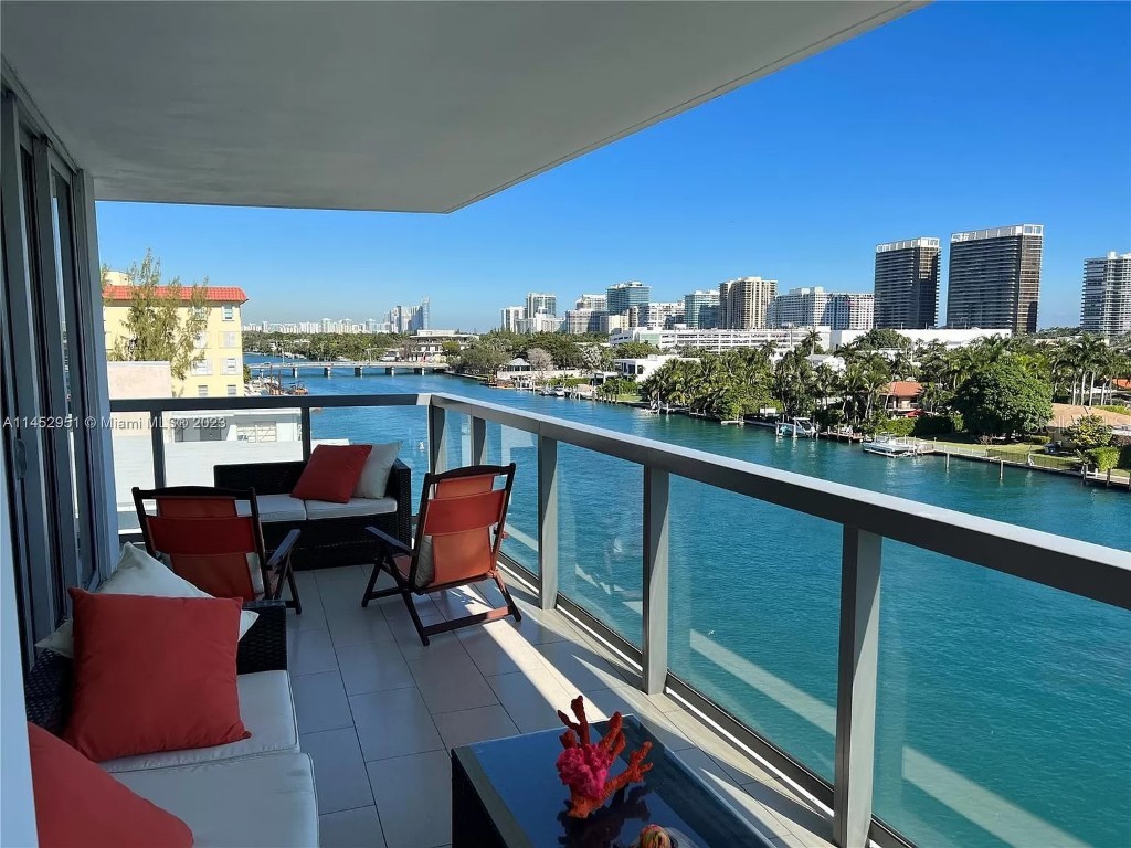 9261 E Bay Harbor Drive #702 Bay Harbor Islands FL 33154 J972077 image1