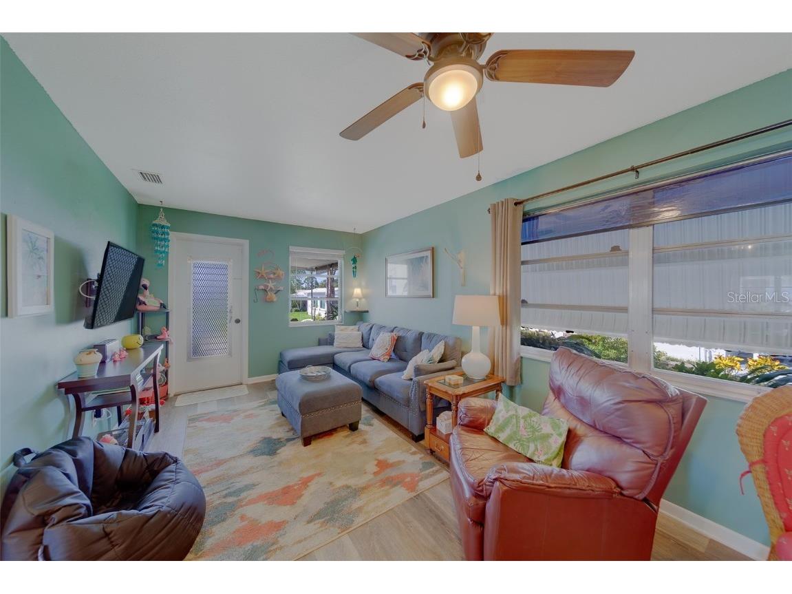 9262 140th Lane Seminole FL 33776 TB8429634 image19