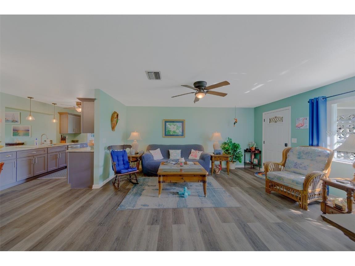 9262 140th Lane Seminole FL 33776 TB8429634 image4