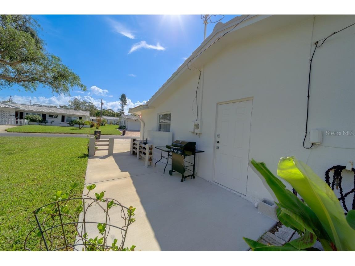 9262 140th Lane Seminole FL 33776 TB8429634 image44