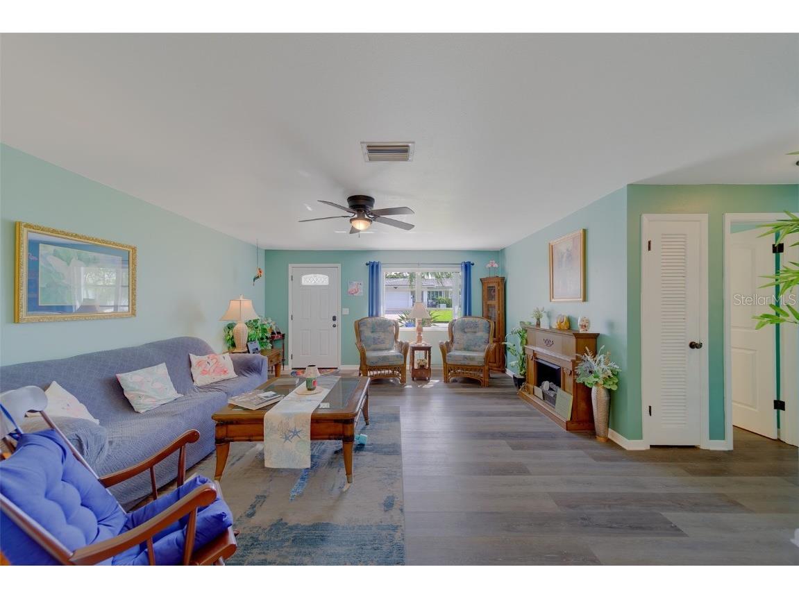 9262 140th Lane Seminole FL 33776 TB8429634 image6