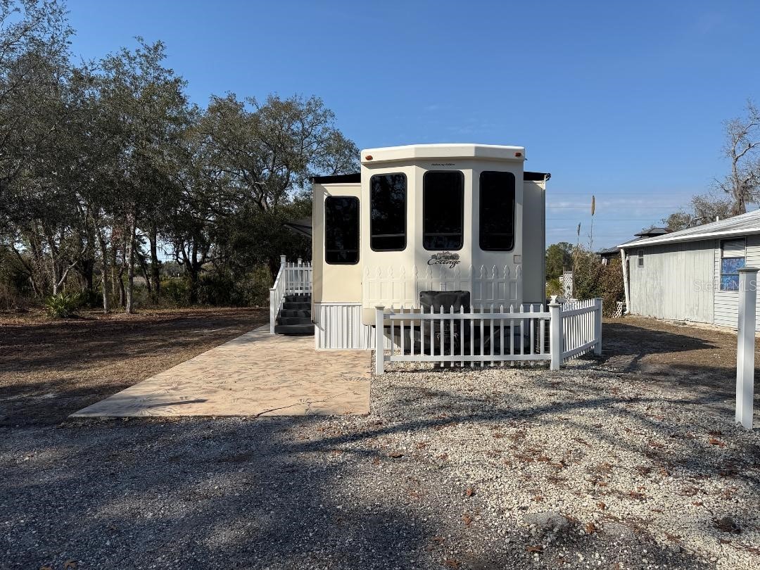 9265 Grizzly Bear Lane Weeki Wachee FL 34613 W7883015 image2