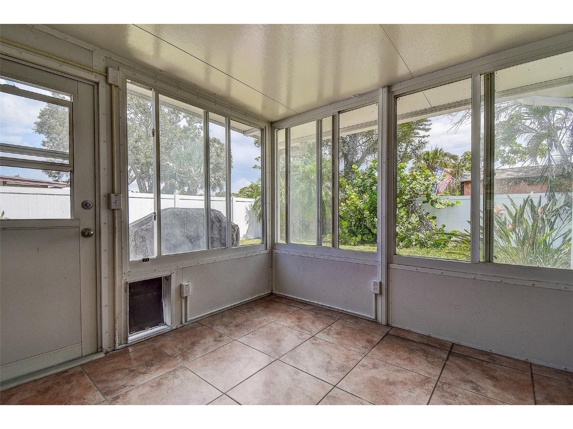 9267 92nd Way Largo FL 33777 TB8422933 image32