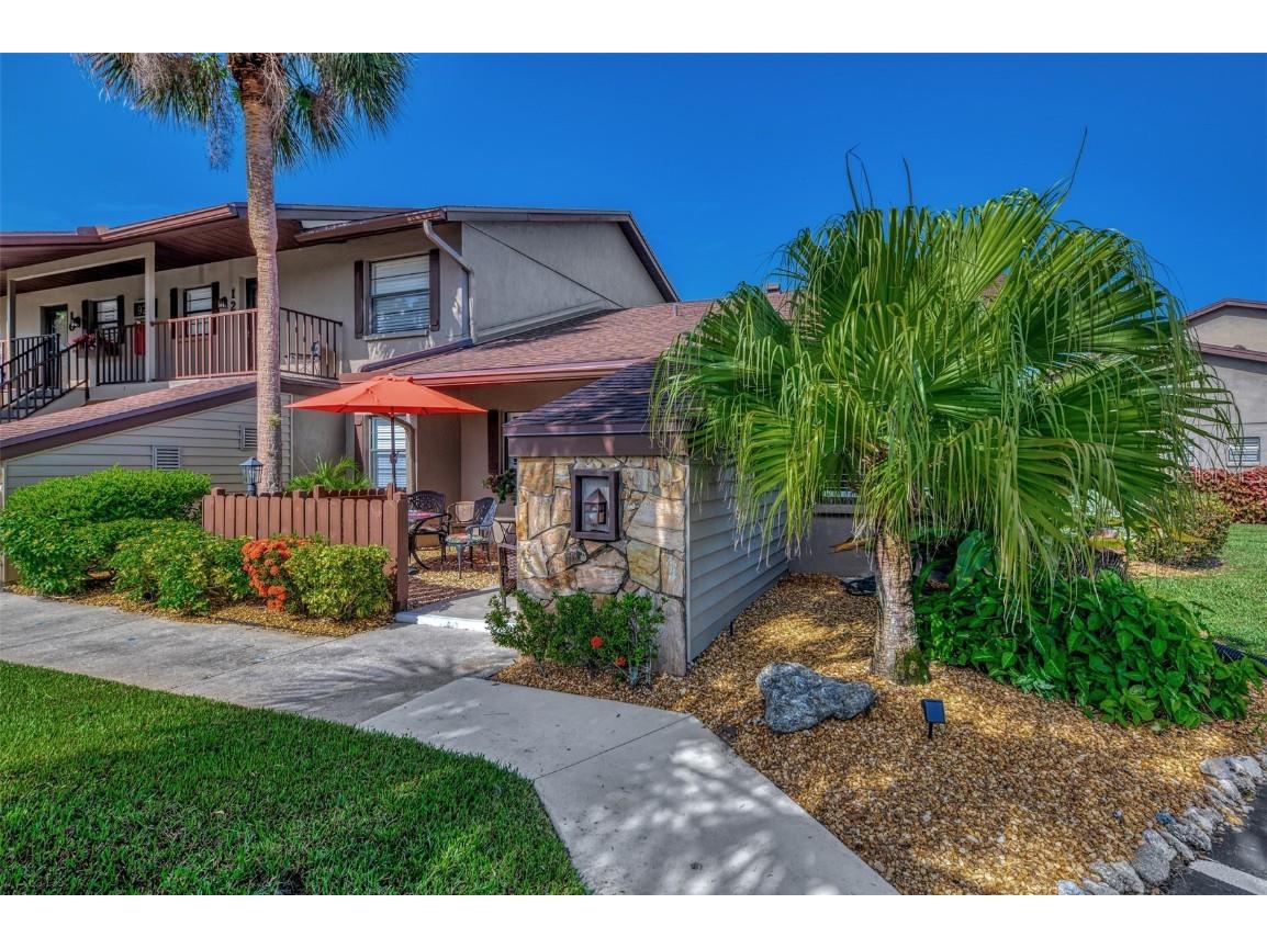 927 Capri Isles Boulevard #15 Venice FL 34292 N6133902 image1