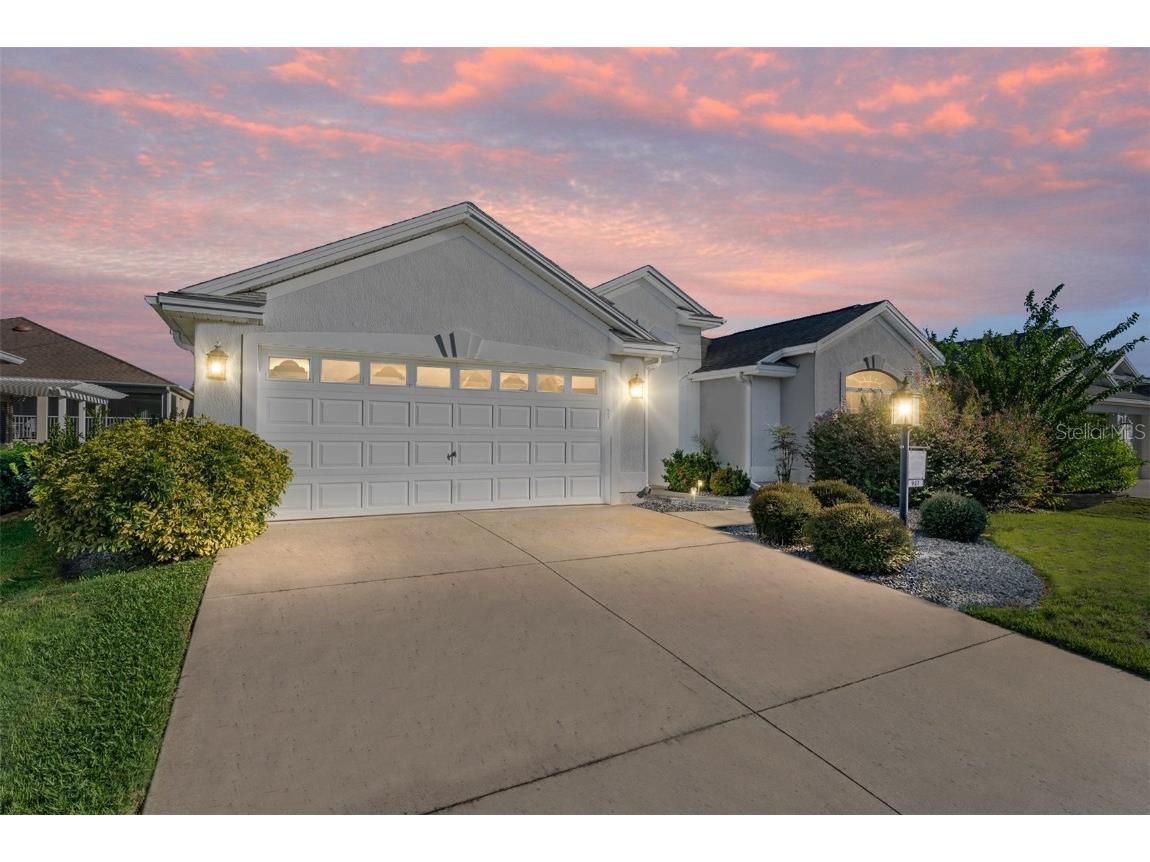 927 Folkstone Way The Villages FL 32162 G5074272 image1