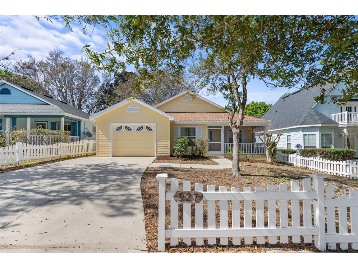 927 Lake Elsie Drive Tavares FL 32778 - LAKE ELSIE G5064887 image1