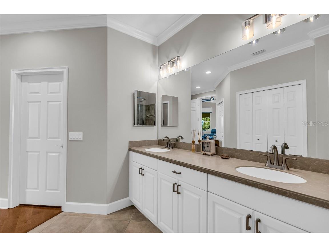 927 River Basin Court #201C Bradenton FL 34212 A4650817 image30