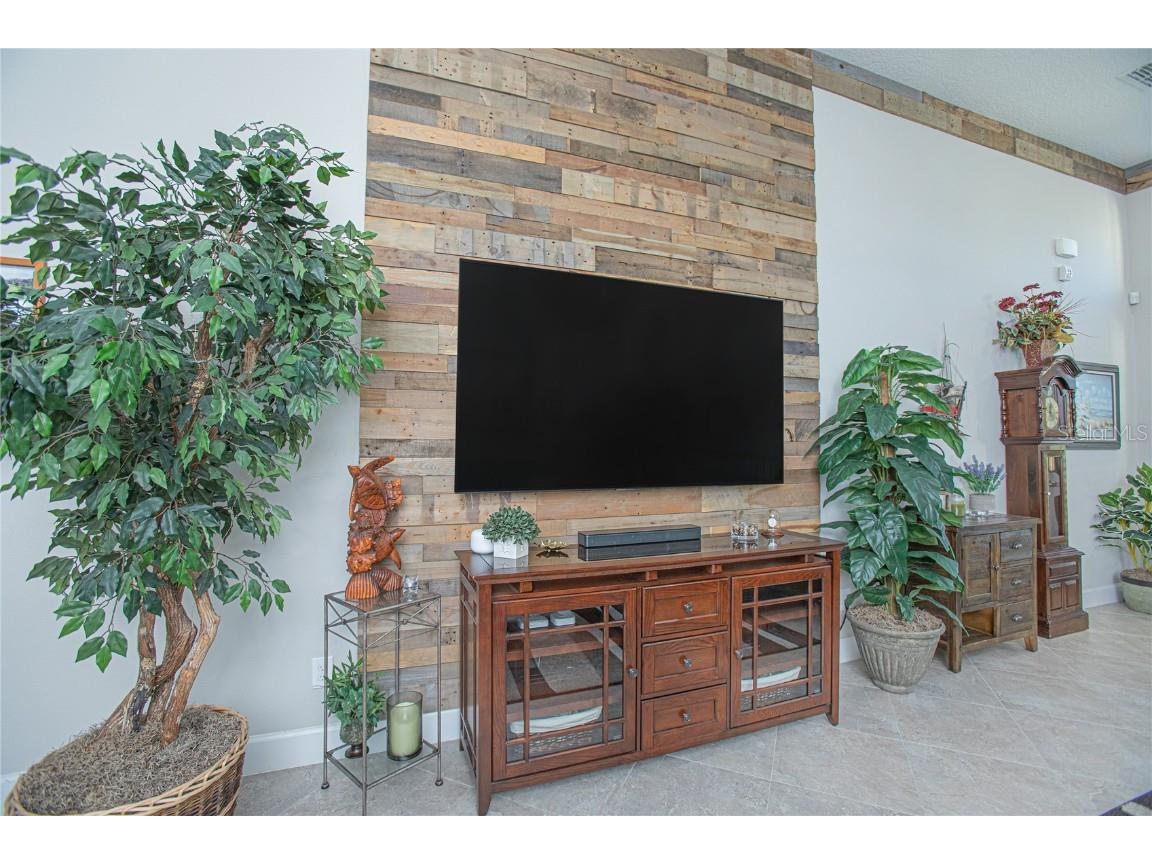 9275 Laureate Boulevard Orlando FL 32827 O6353205 image13