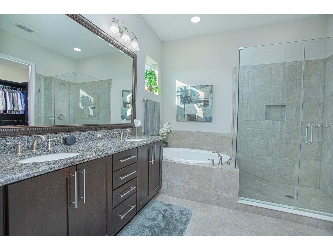 9275 Laureate Boulevard Orlando FL 32827 O6353205 image20