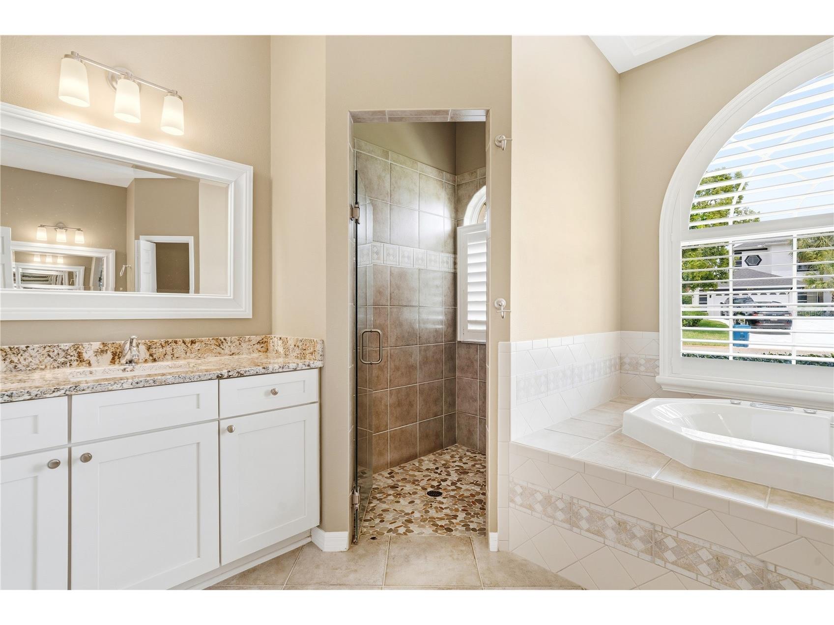 9276 Lake Cypress Loop Weeki Wachee FL 34613 - GLEN LAKES W7886752 image19