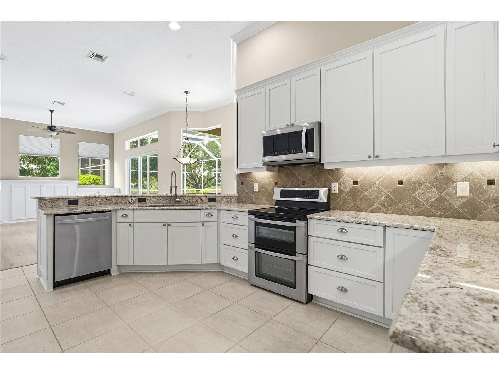 9276 Lake Cypress Loop Weeki Wachee FL 34613 - GLEN LAKES W7886752 image8