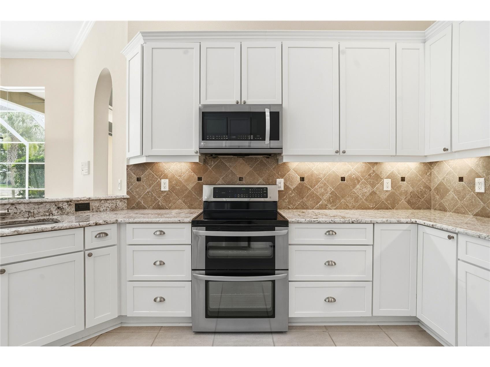 9276 Lake Cypress Loop Weeki Wachee FL 34613 - GLEN LAKES W7886752 image9
