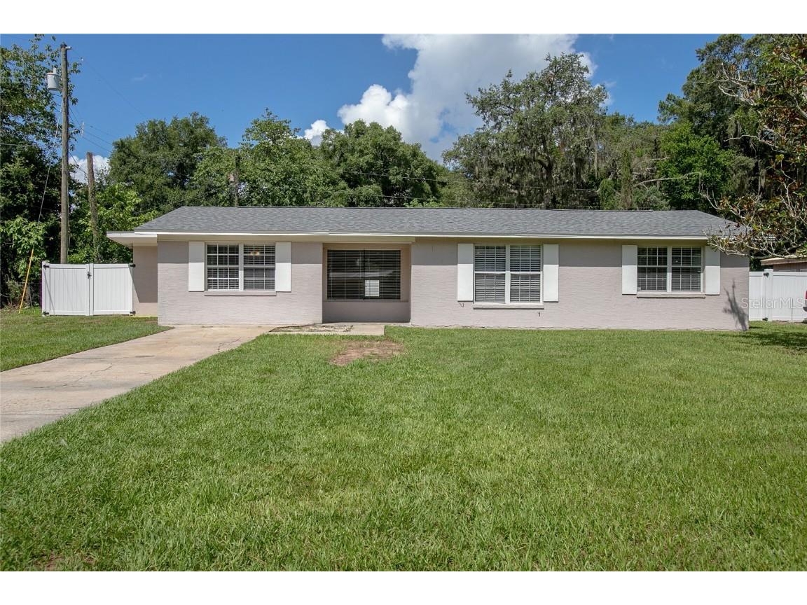 928 N Palm Circle Eustis FL 32726 V4919935 image1