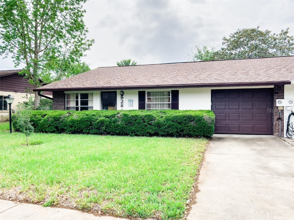 928 New Bedford Dr Deland FL 32724 V4929653 image1