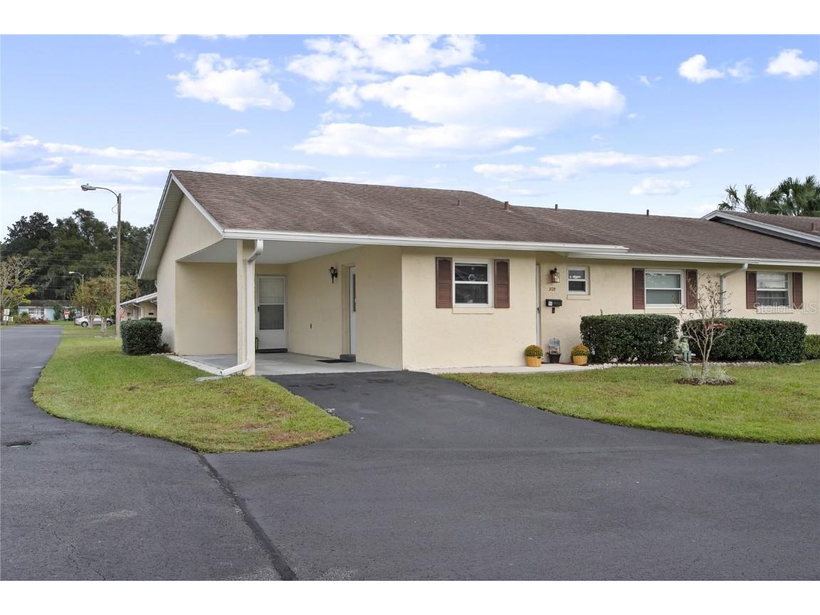 929 Bent Tree Boulevard #420 Deland FL 32724 V4939281 image1