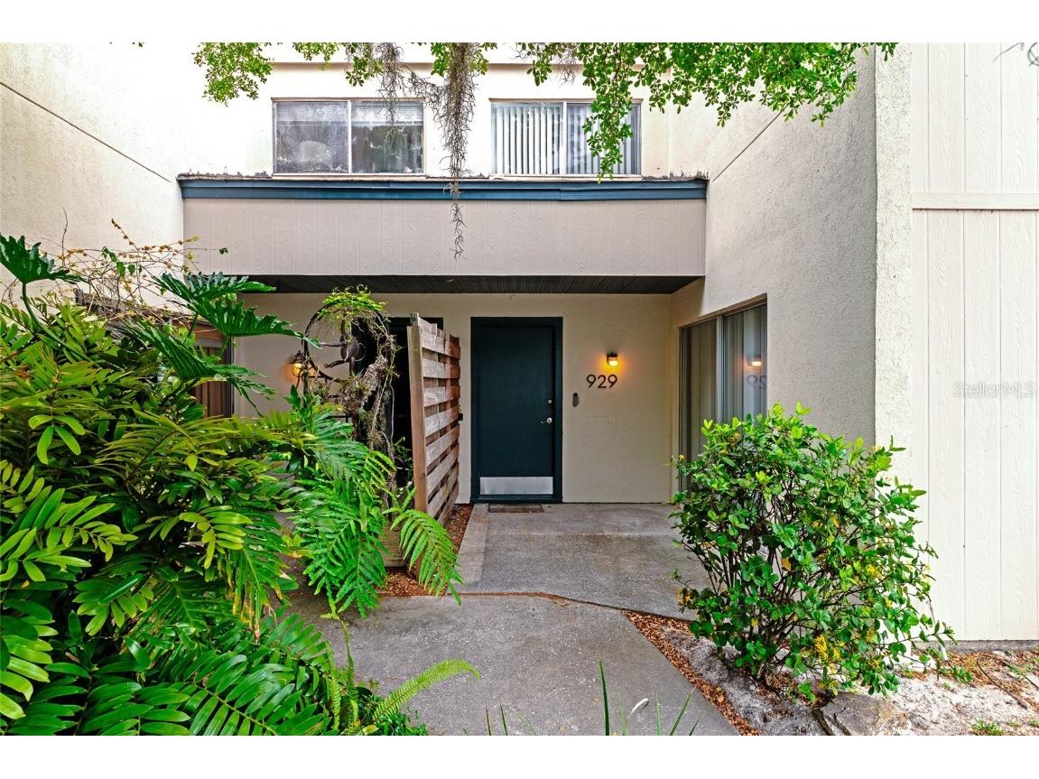 929 Byron Court #929 Sarasota FL 34243 A4611219 image1