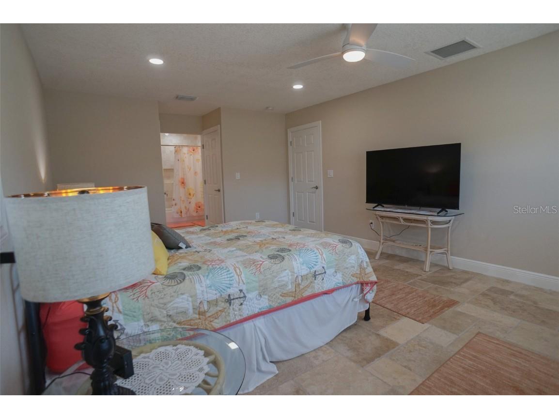 929 Lantana Avenue Clearwater Beach FL 33767 TB8450073 image10