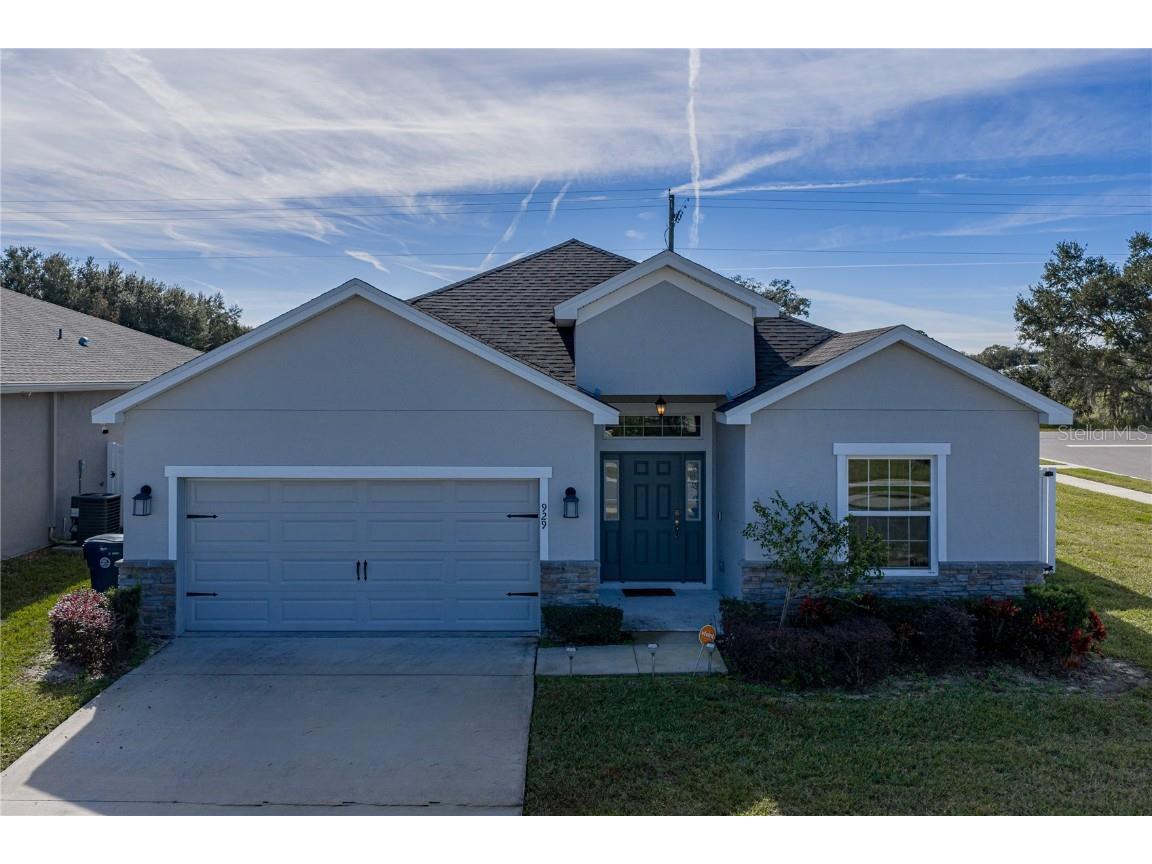 929 Montgomery Lane Polk City FL 33868 L4957935 image1