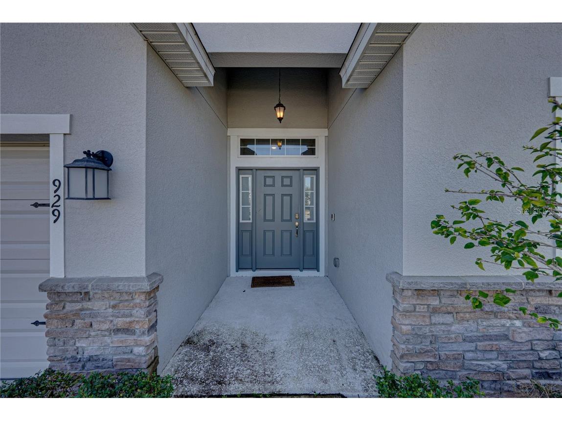 929 Montgomery Lane Polk City FL 33868 L4957935 image2