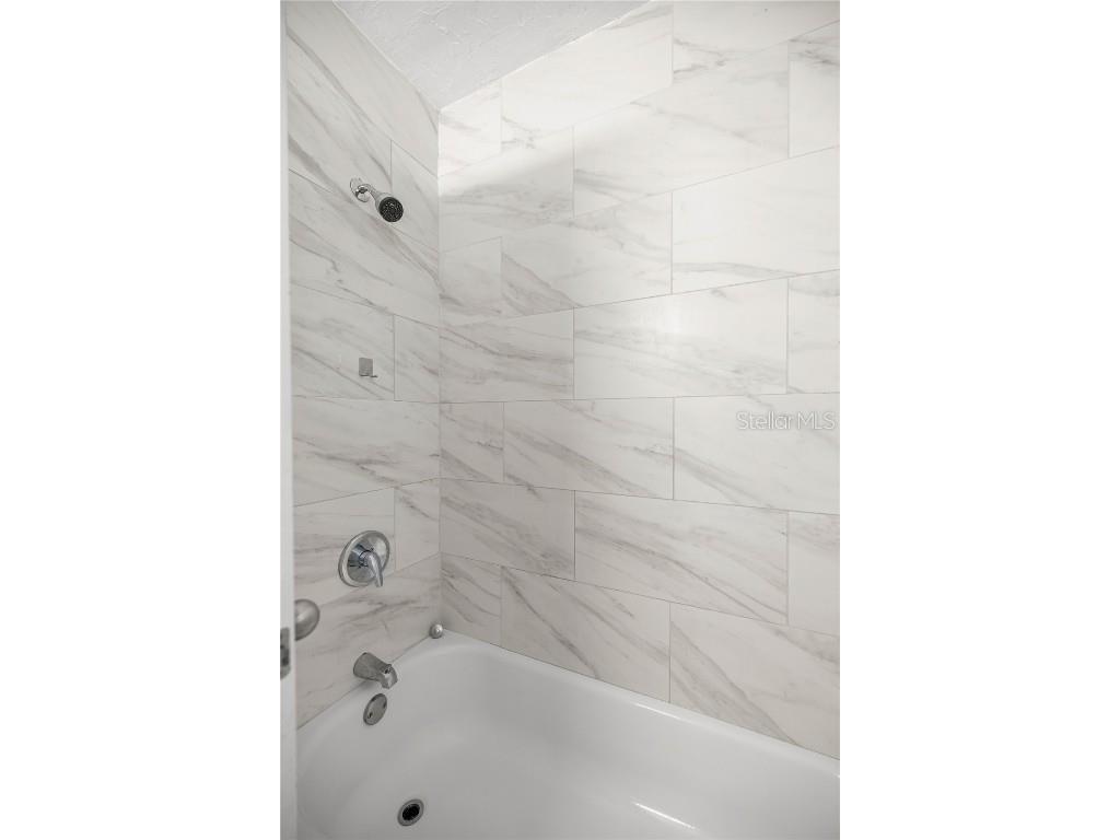 929 SE 9th Place Gainesville FL 32601 GC534266 image13