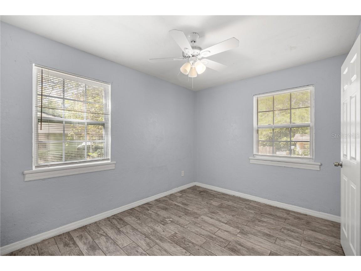 929 SE 9th Place Gainesville FL 32601 GC534266 image16