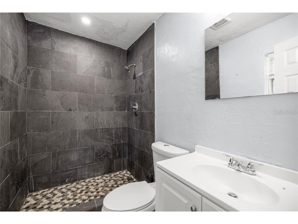 929 SE 9th Place Gainesville FL 32601 GC534266 image23