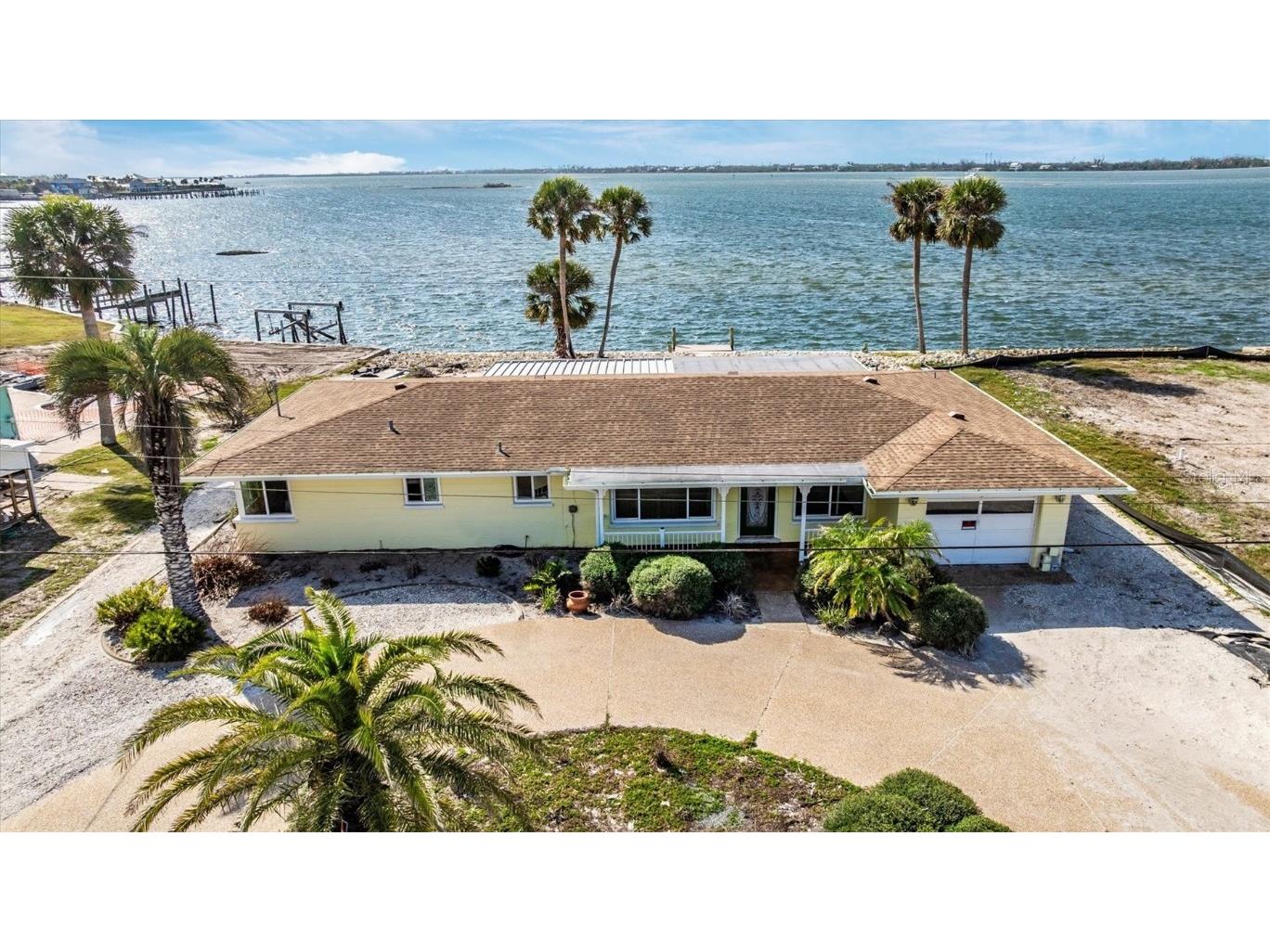 929 Suncrest Lane Englewood FL 34223 - LEMON BAY A4623335 image1