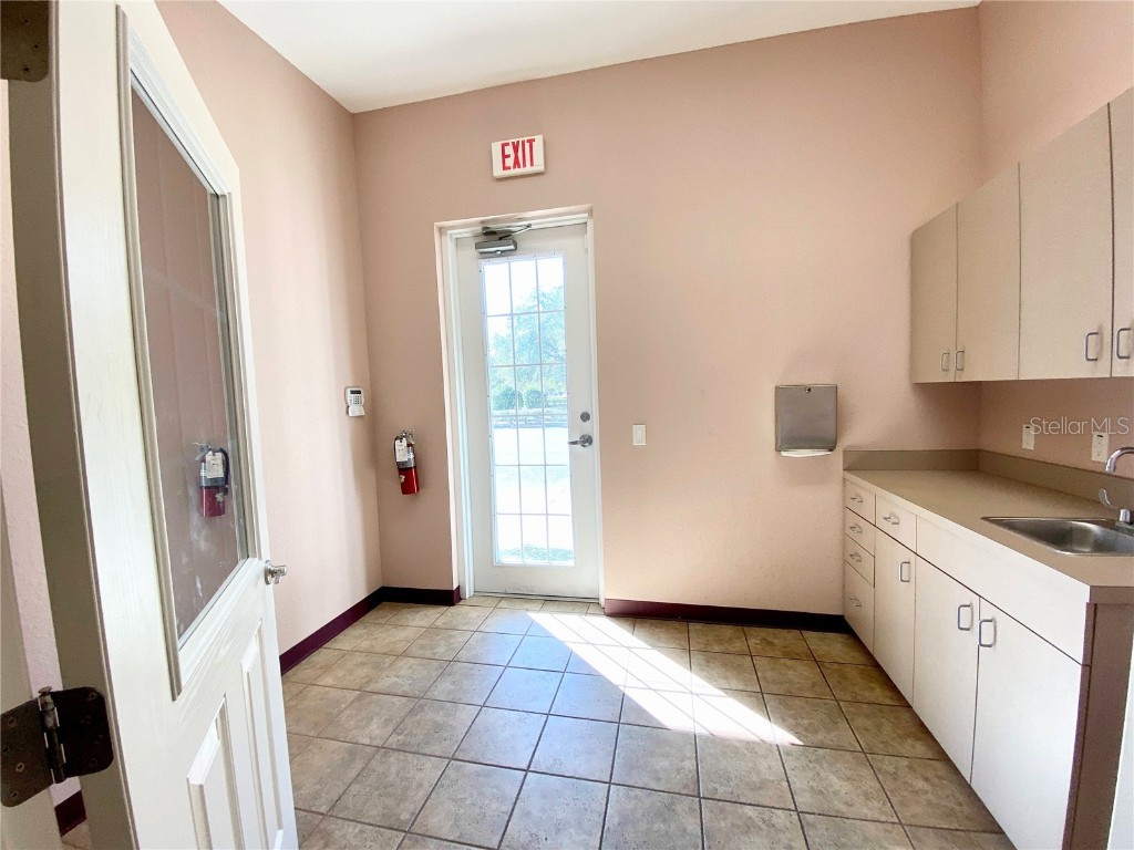 929 Us 27/441 #101 Lady Lake FL 32159 G5077435 image2