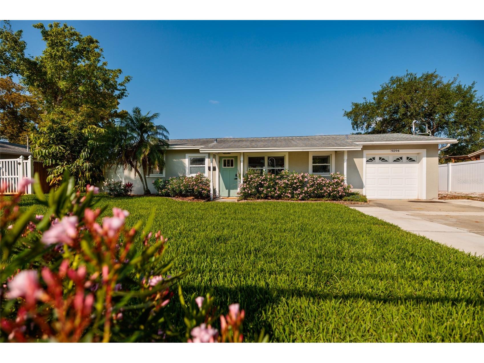 9294 Treasure Lane NE Saint Petersburg FL 33702 TB8492524 image1