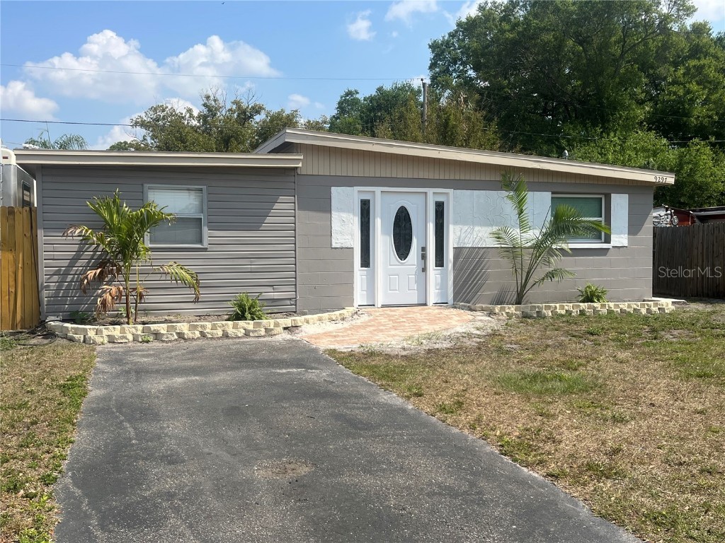 9297 84th Street Seminole FL 33777 U8193360 image1