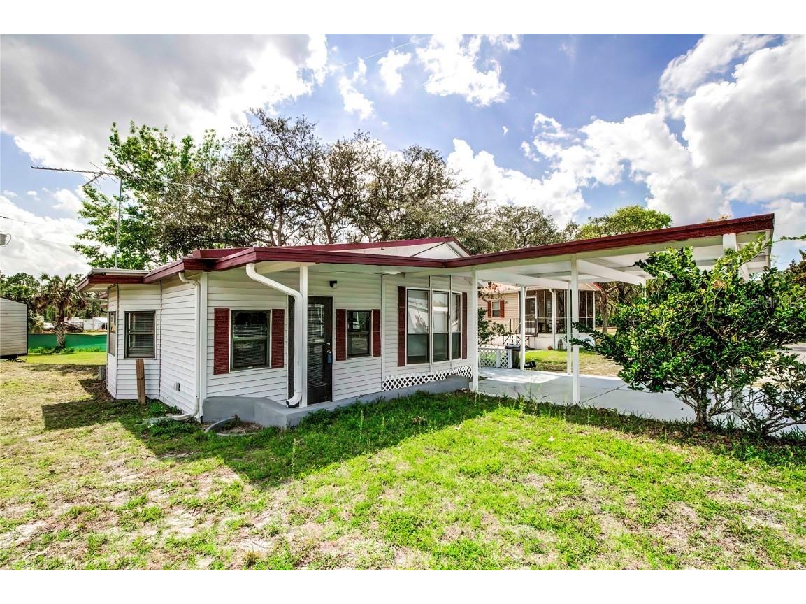 9298 Grizzly Bear Lane Weeki Wachee FL 34613 W7862761 image1