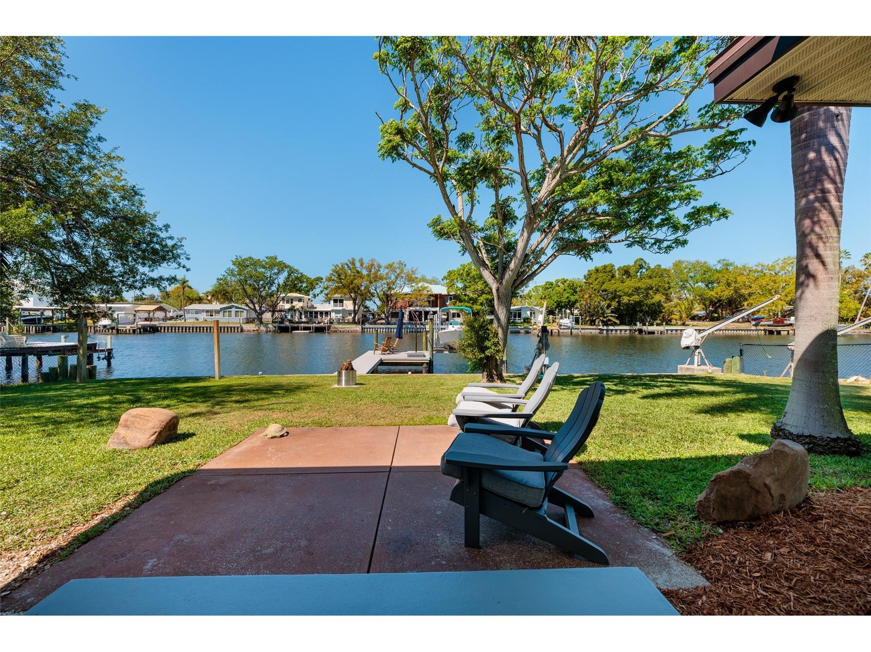9298 Sun Isle Drive NE Saint Petersburg FL 33702 - GRAND CANAL - RIVIERA BAY TB8490371 image12