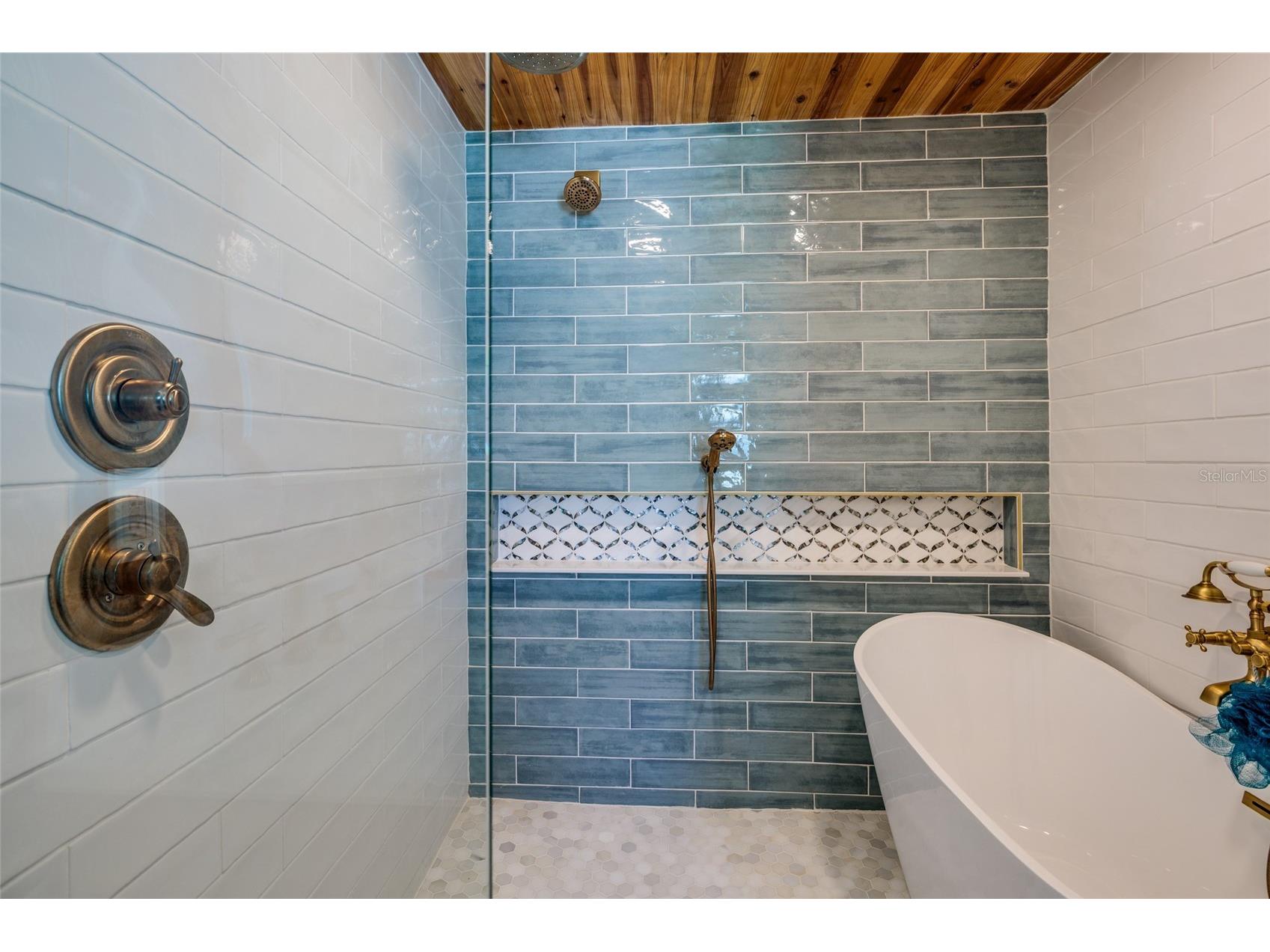 9298 Sun Isle Drive NE Saint Petersburg FL 33702 - GRAND CANAL - RIVIERA BAY TB8490371 image19