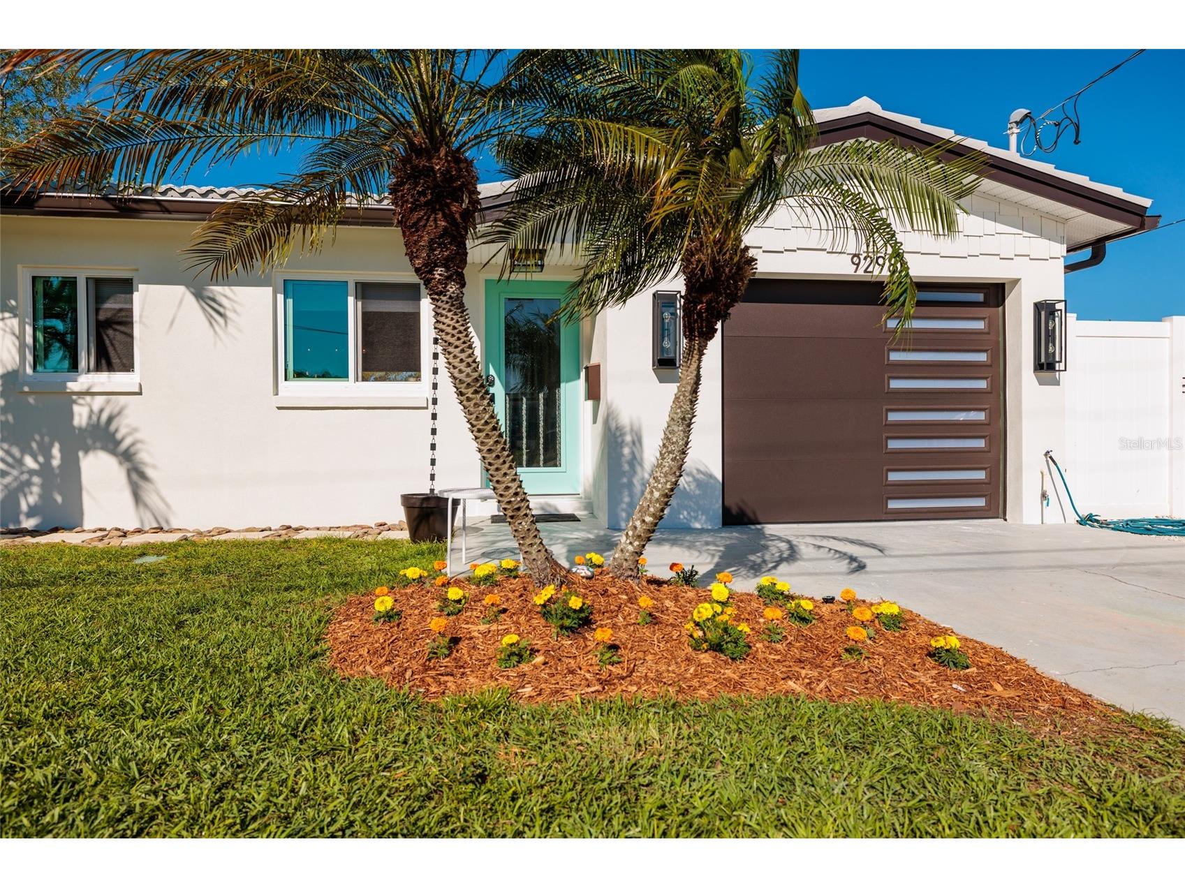 9298 Sun Isle Drive NE Saint Petersburg FL 33702 - GRAND CANAL - RIVIERA BAY TB8490371 image2
