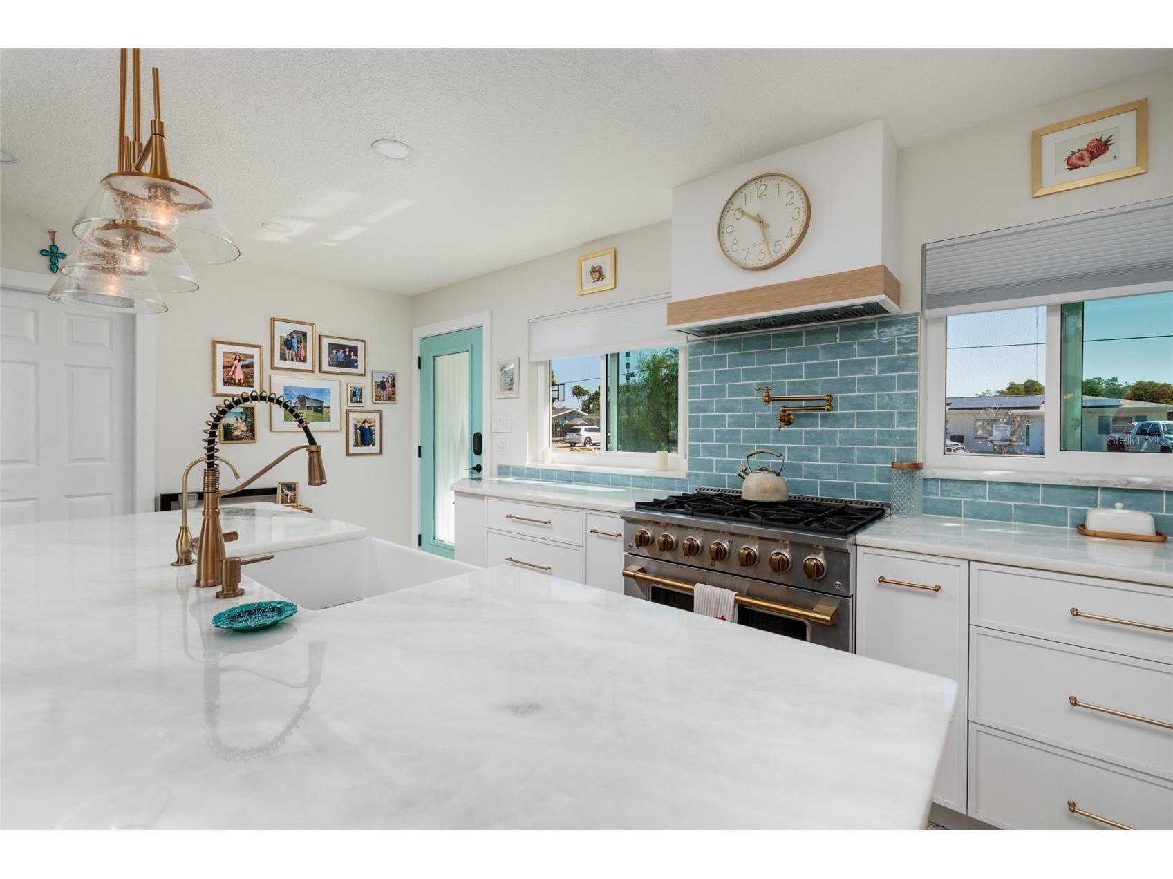 9298 Sun Isle Drive NE Saint Petersburg FL 33702 - GRAND CANAL - RIVIERA BAY TB8490371 image3
