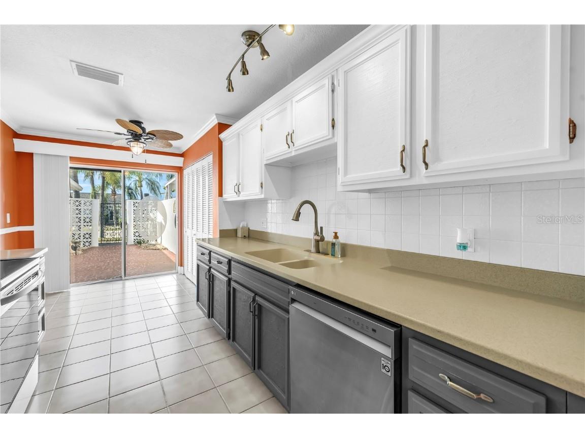 93 Boca Ciega Point Boulevard N #93 Saint Petersburg FL 33708 TB8446833 image22