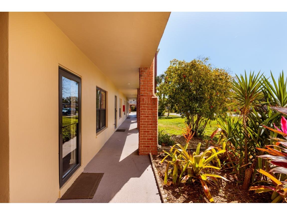 930 85th Avenue N #104 Saint Petersburg FL 33702 U8232429 image1