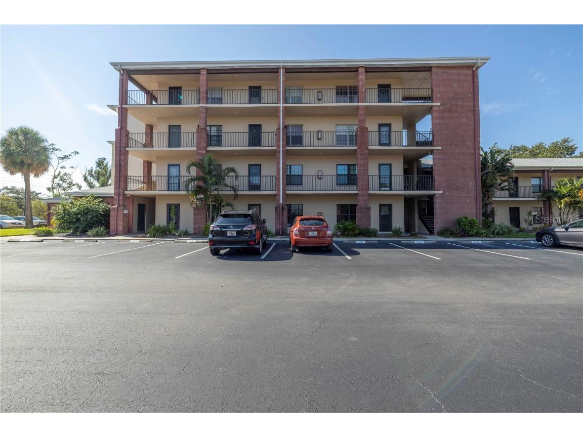 930 85th Avenue N #305 Saint Petersburg FL 33702 U8213429 image1