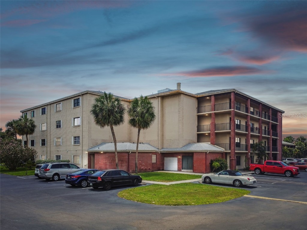 930 85th Avenue N #402 Saint Petersburg FL 33702 U8203654 image1