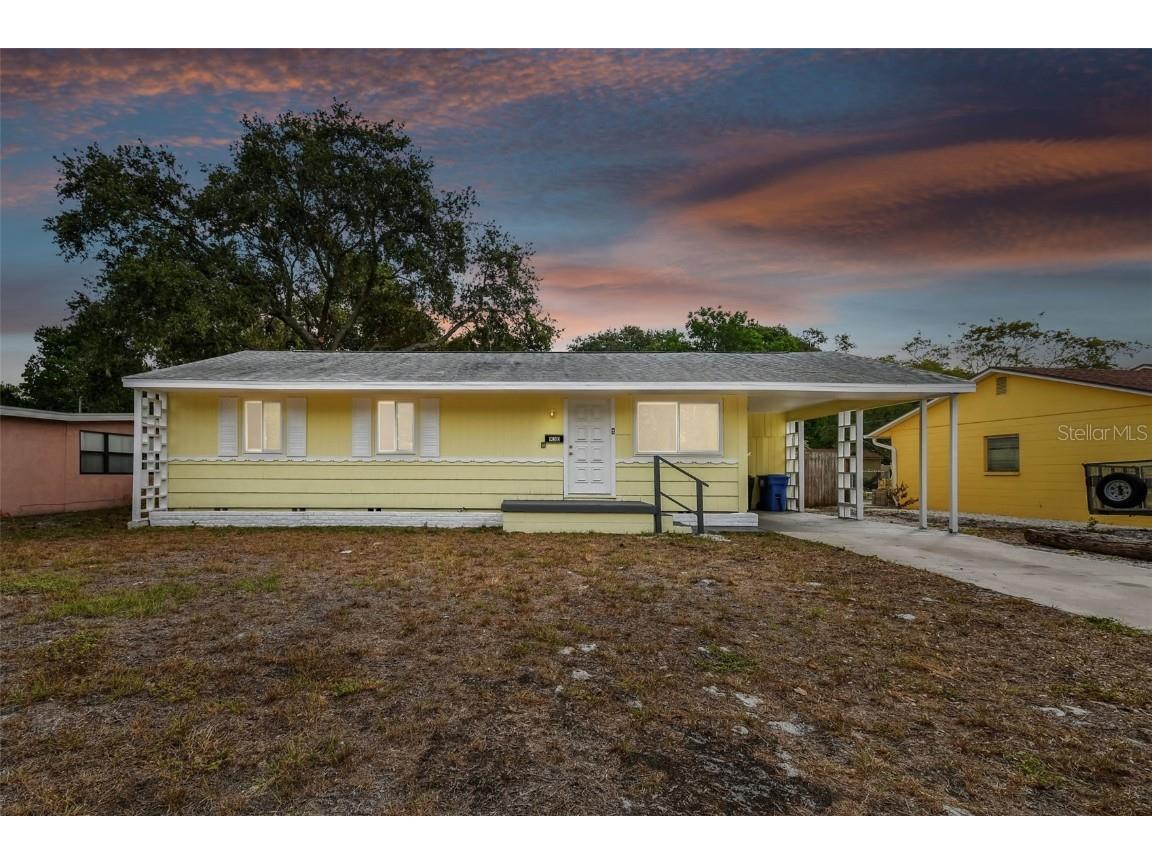930 Alcazar Way S Saint Petersburg FL 33705 U8229866 image1